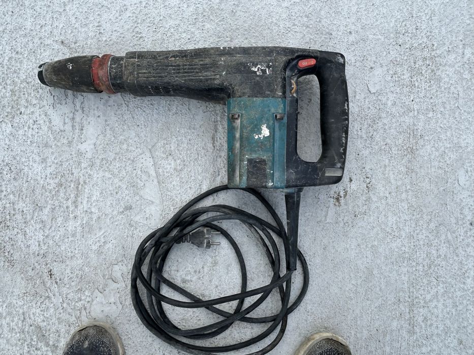 Къртач Makita HM1100C