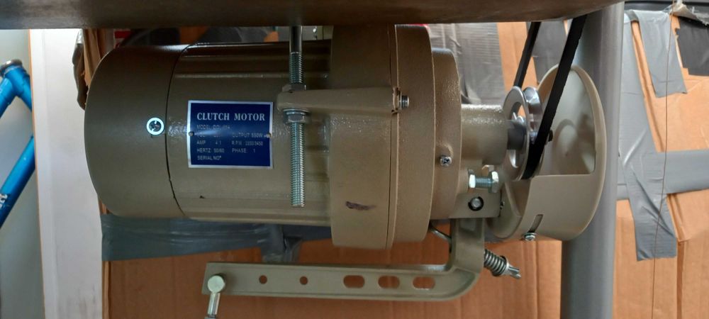 Masina de cusut industriala robusta - full metal