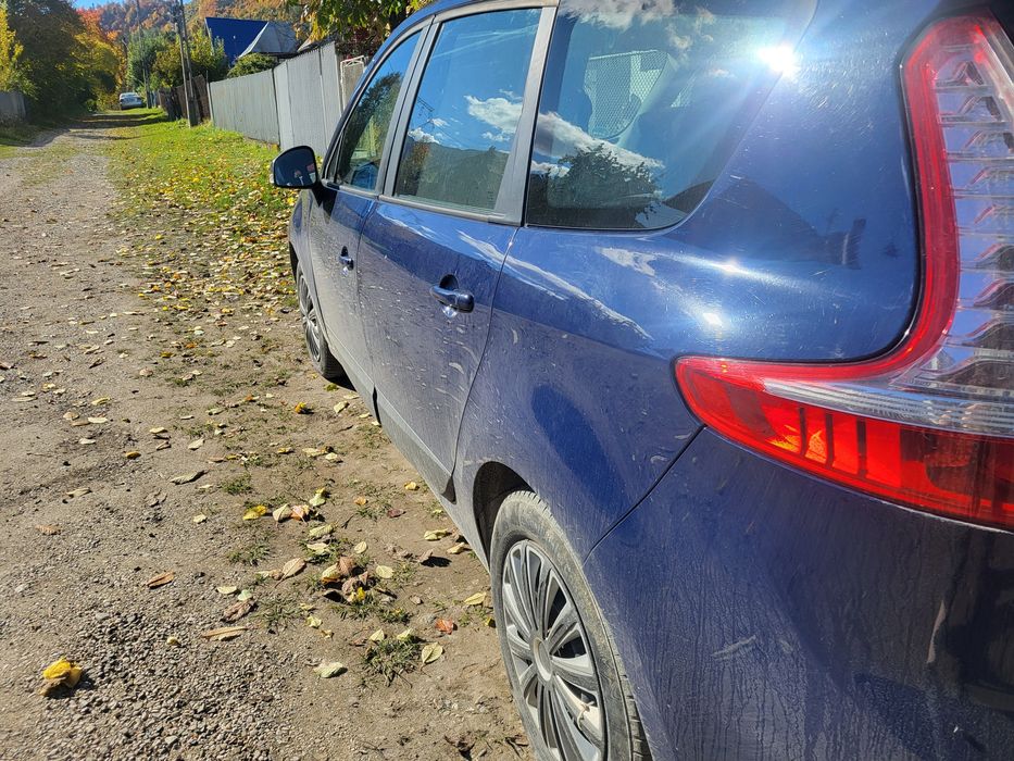 Renault Grand Scenic 1.5 dci 110 cp