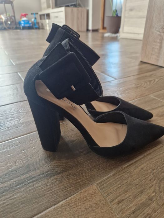 Pantofi cu bareta 37