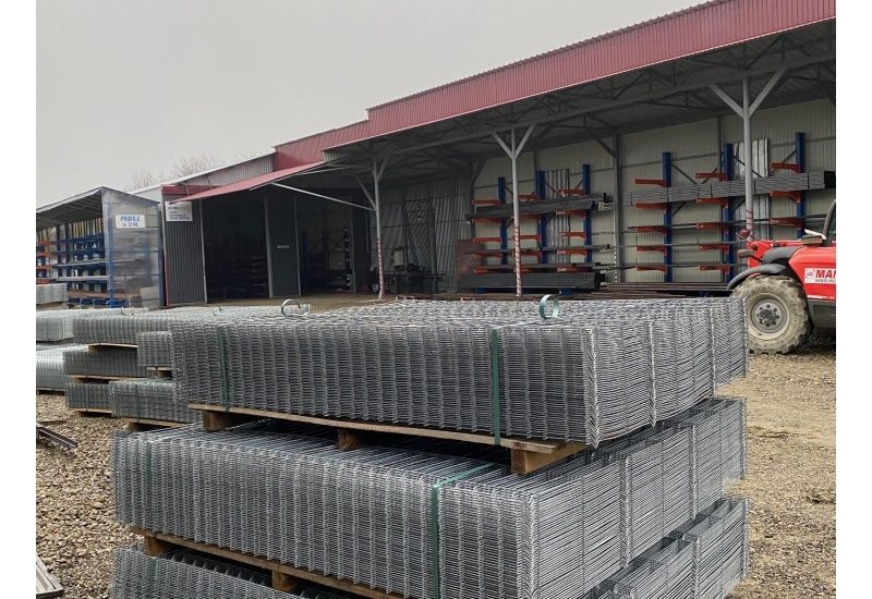 Garduri din plasă bordurata la oferta