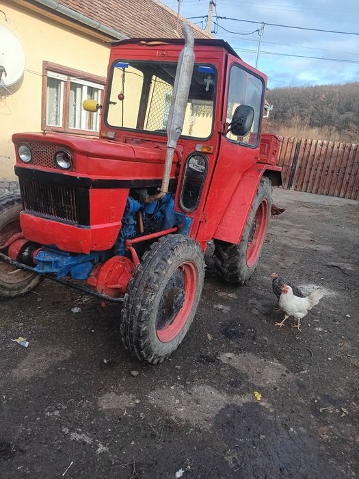 Schimb pe un tractor 650 romînesc