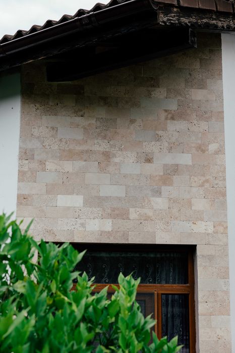 piatra decorativa naturala regulata travertin marmura