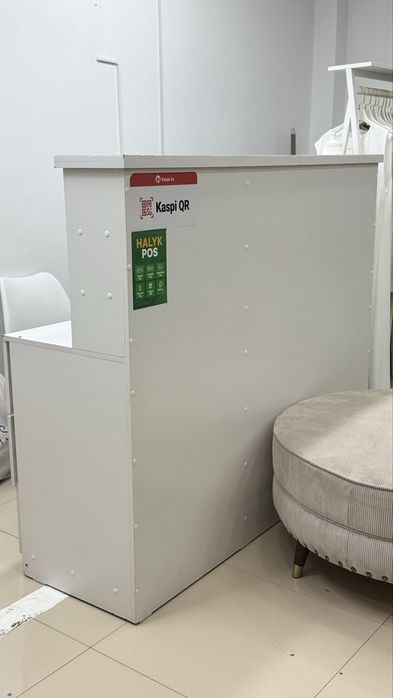 Ресепшен, манекены, рейлы, вешалки Уральск