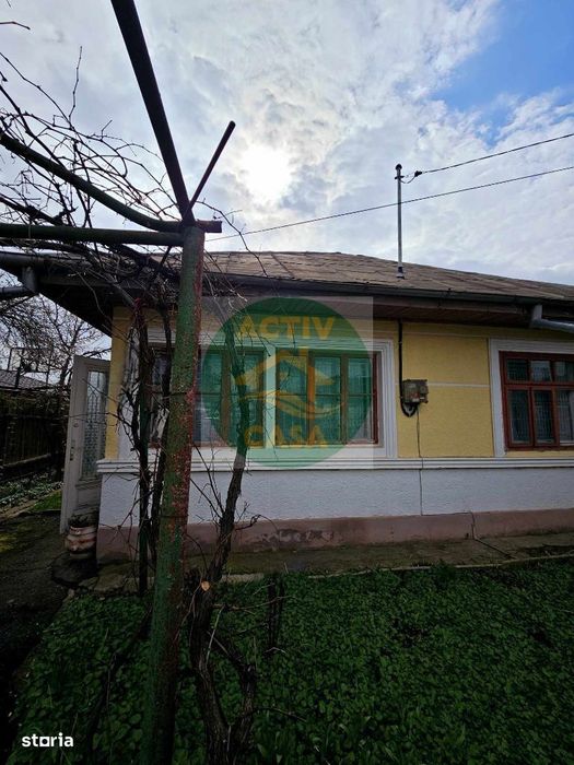 Casa de vanzare situata in Roman,
