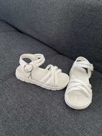Sandale albe marimea 24