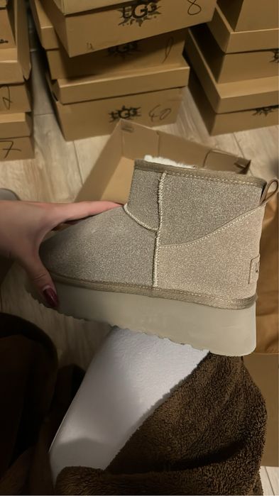 Noi in ambalaj si cutie