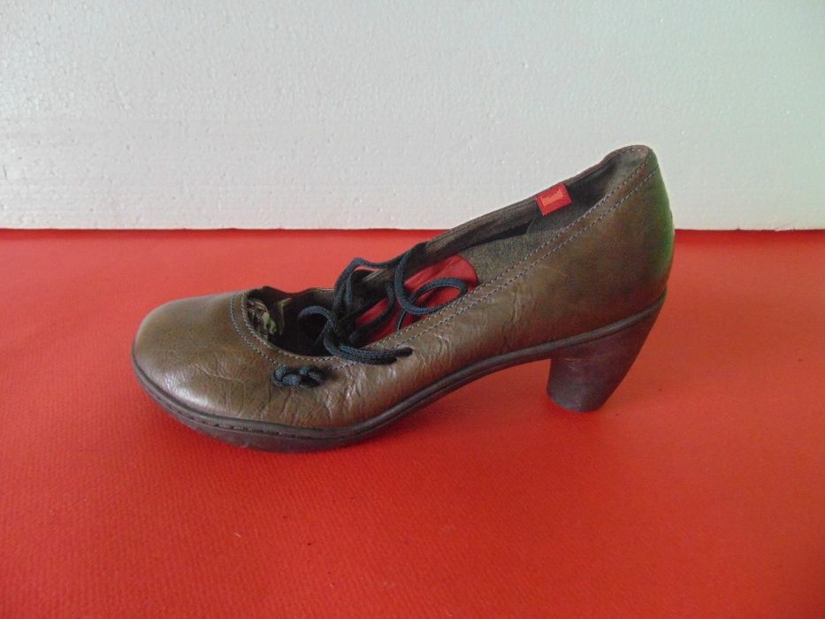 НОВИ Camper номер 37 Оригинални дамски обувки