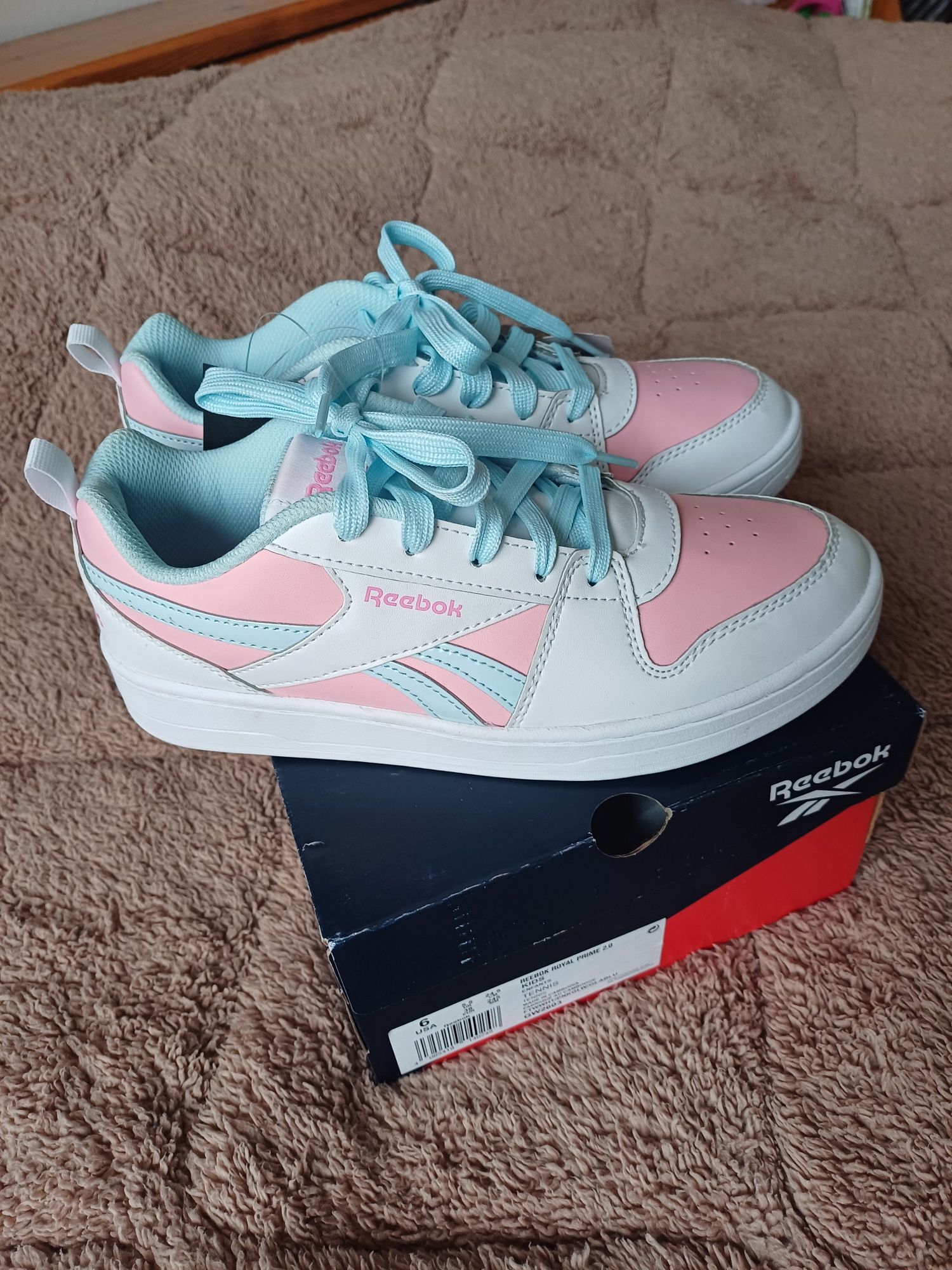 Сникъри  Reebok нови