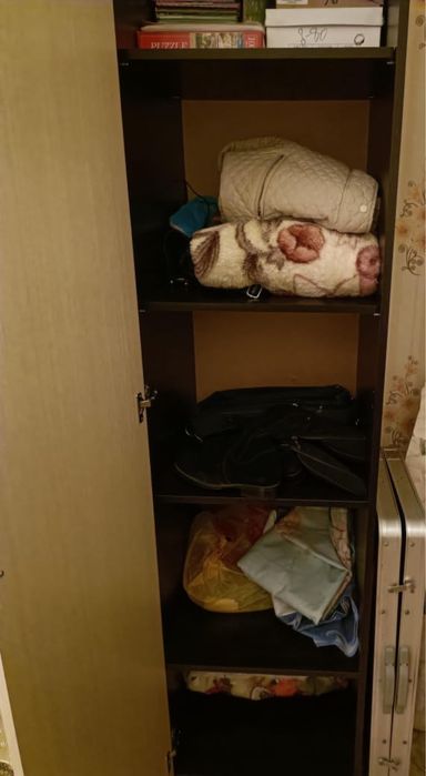 Продам шкаф б/у.В отличном состоянии.2.2,50,52