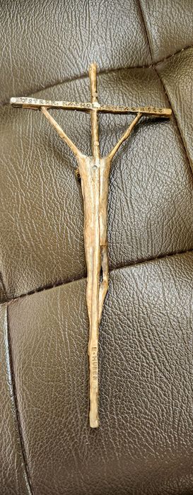 Crucifix / cruce metalică, semnată, Austria.
