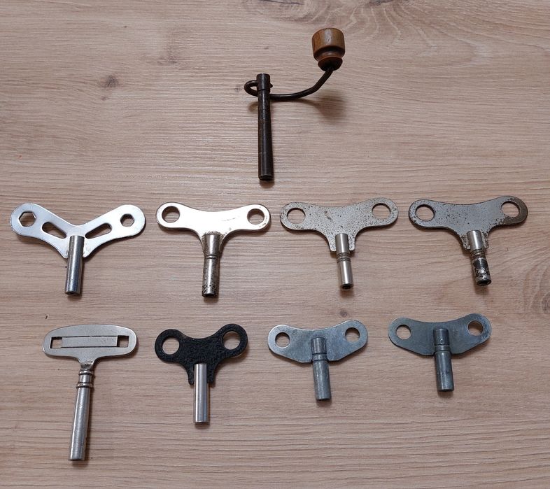 Ключета за стенни часовници, квадрат