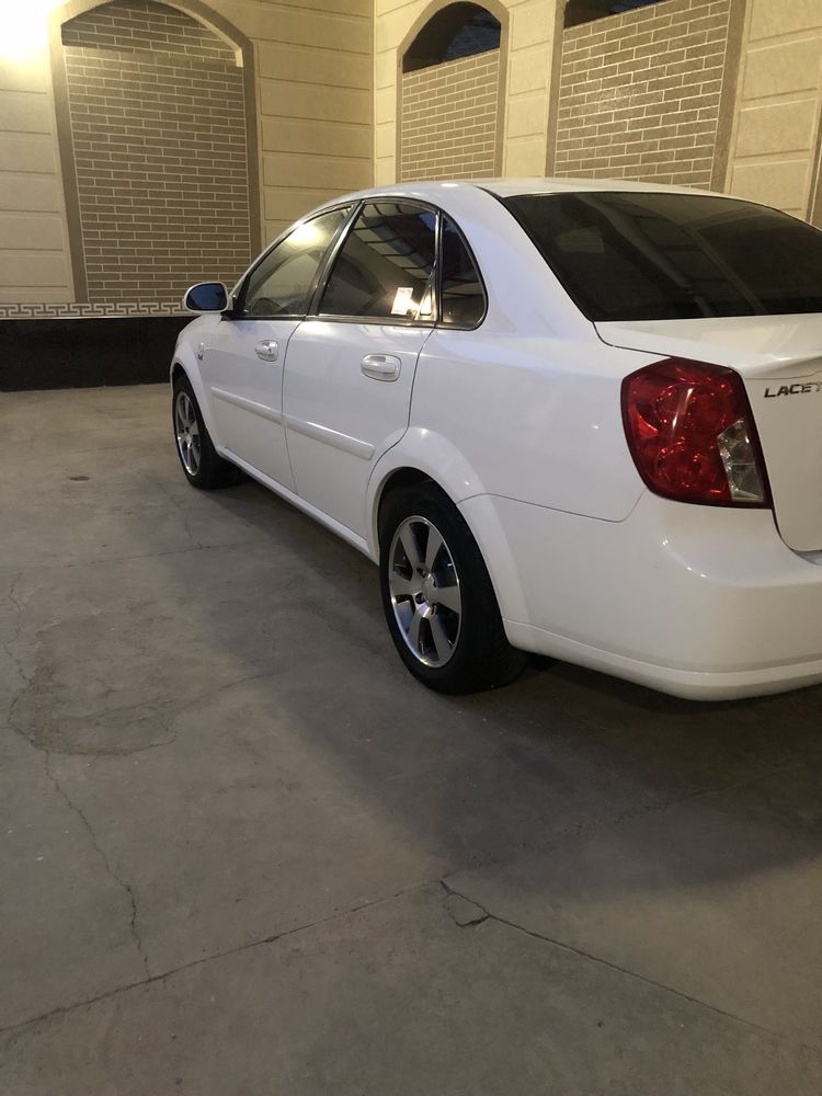 Lacetti 1.8 avtomat bez luk