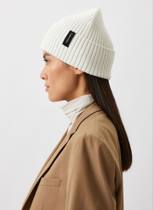 Продам шапку Calvin Klein оригинал