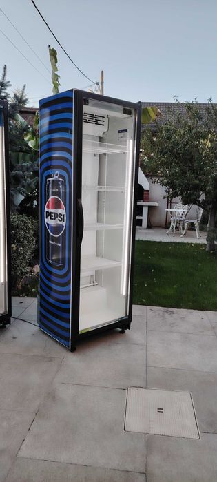 vitrina frigorifica frigider bauturi ultima generatie LED consum redus