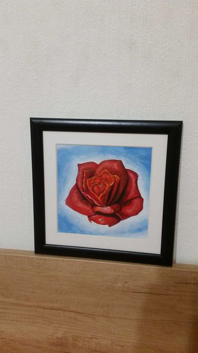 Роза за любимия човек до Вас. В красива рамка със стъкло отпред.