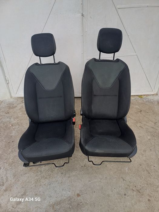 Scaune clio4 separat sau set cu banchete și scaune clio 3