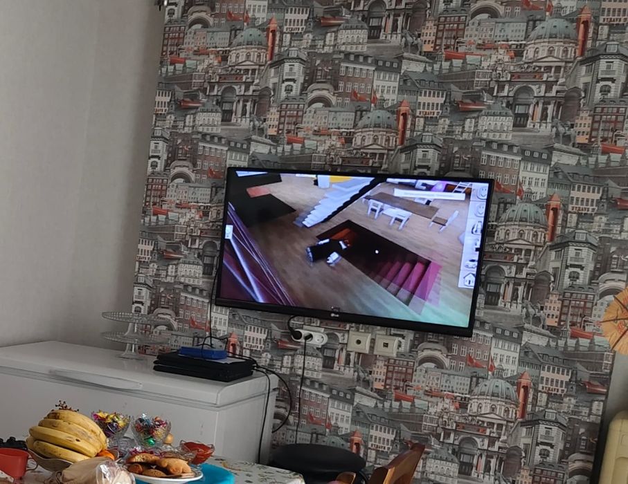 Продам Телевизор LG