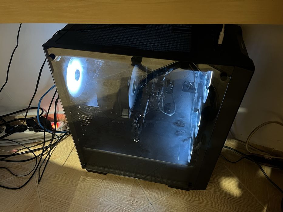 Настолен компютър със intel i7 ,32gb RAM, 1TB ssd