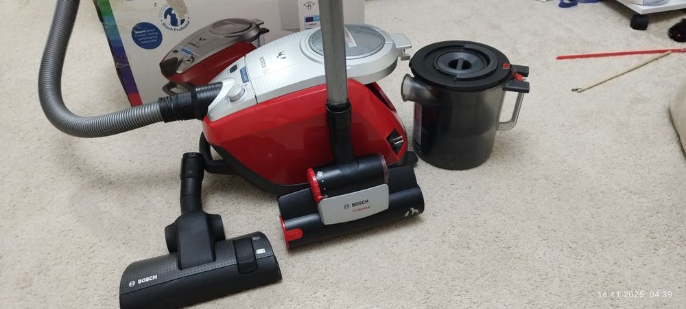 Продаётся пылесос bosch в отличном состоянии