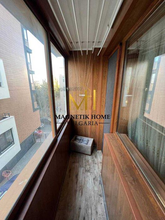 Луксозен двустаен апартамент с паркомясто в ж.к. Лазур