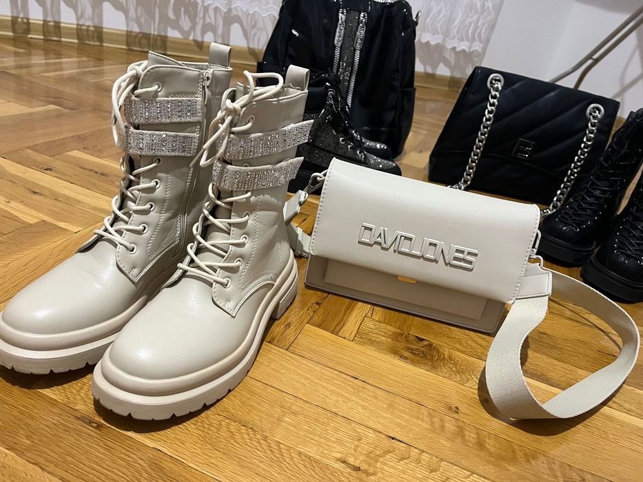 Дамски сетове чанти боти