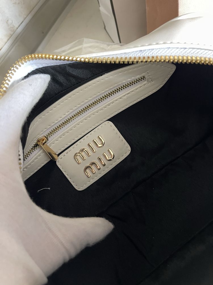 Чанта Miu Miu Arcadi бяла