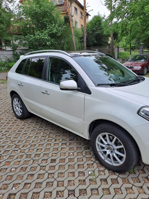 Vând RENAULT Koleos