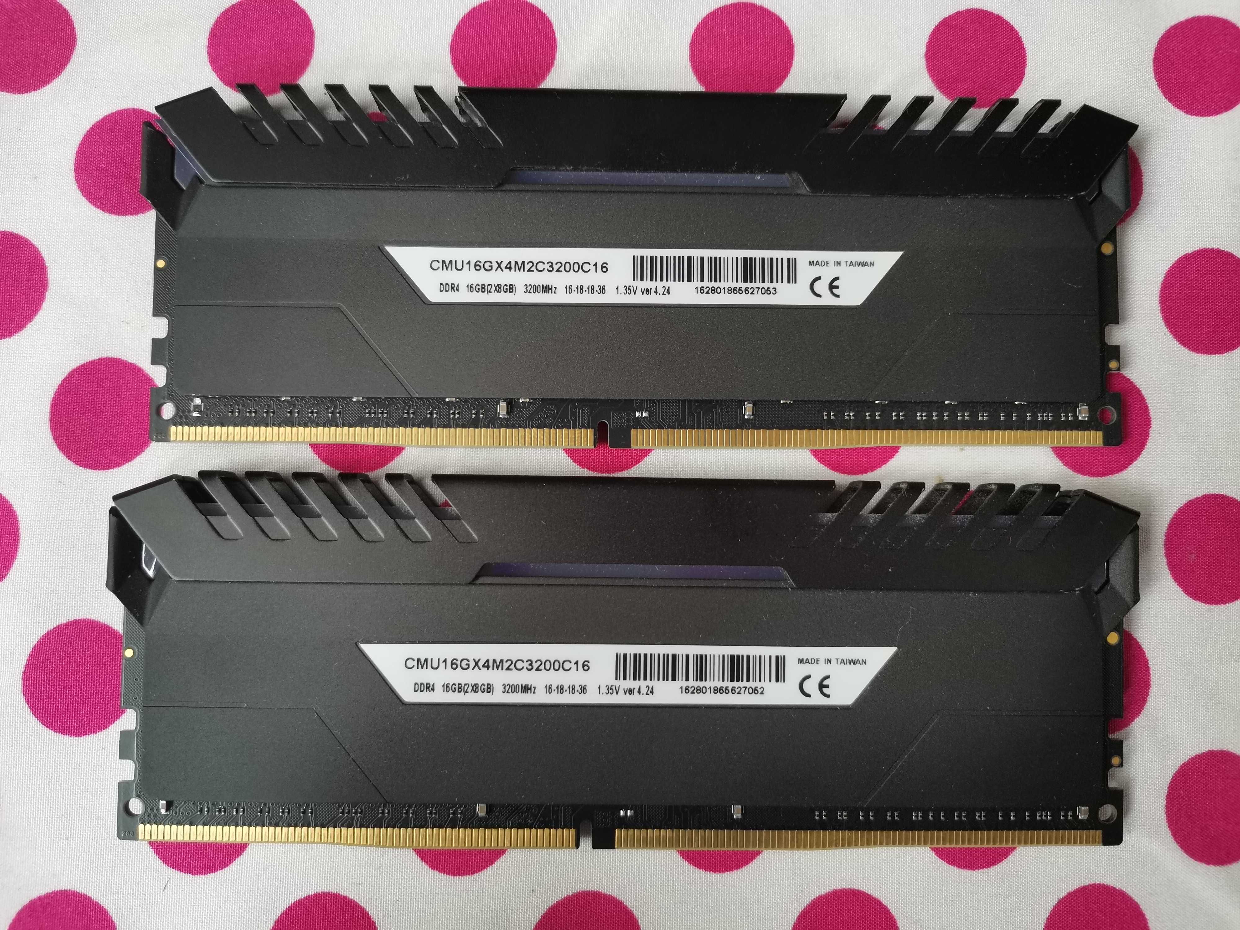 Memorie Corsair Vengeance Purple LED 16GB DDR4 2000MHz CL16.