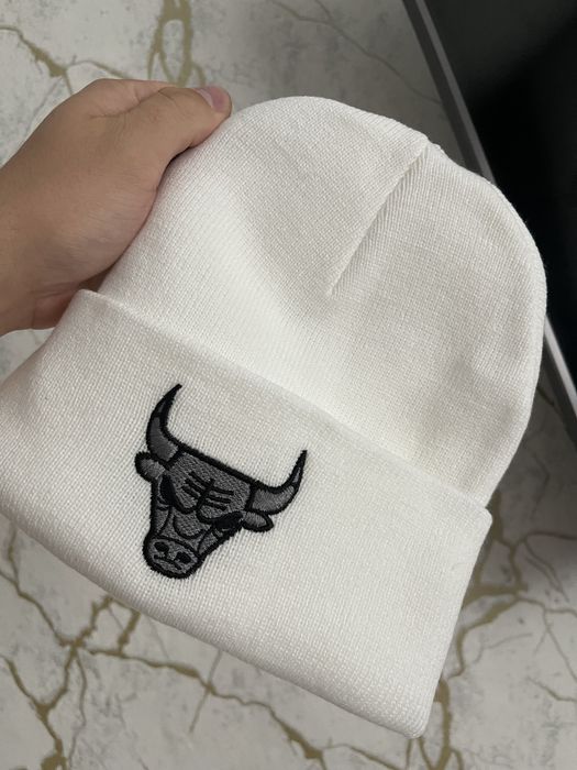 Caciula bulls alba