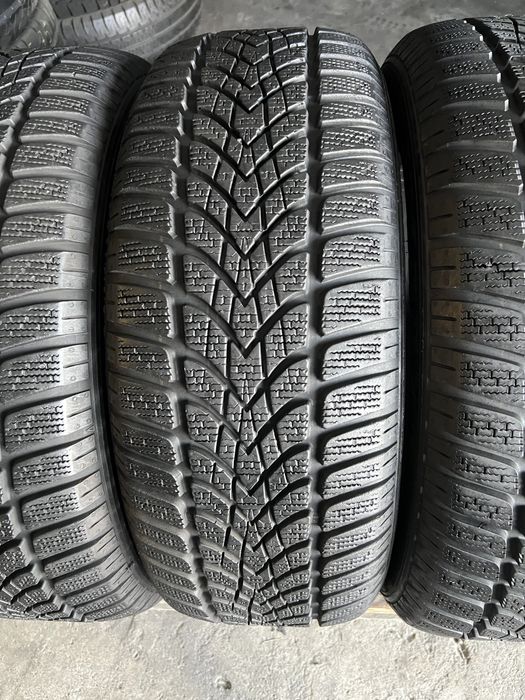 4 anvelope de iarna 205/55/16 Dunlop 7.2-7.7 mm