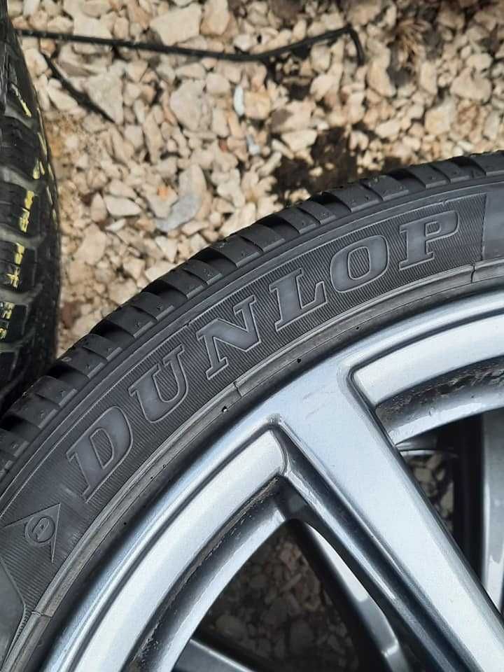 2 Броя 235/40/19 Dunlop 6,8mm