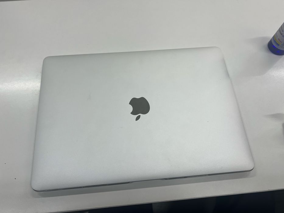 MacBook air a1932 торг есть