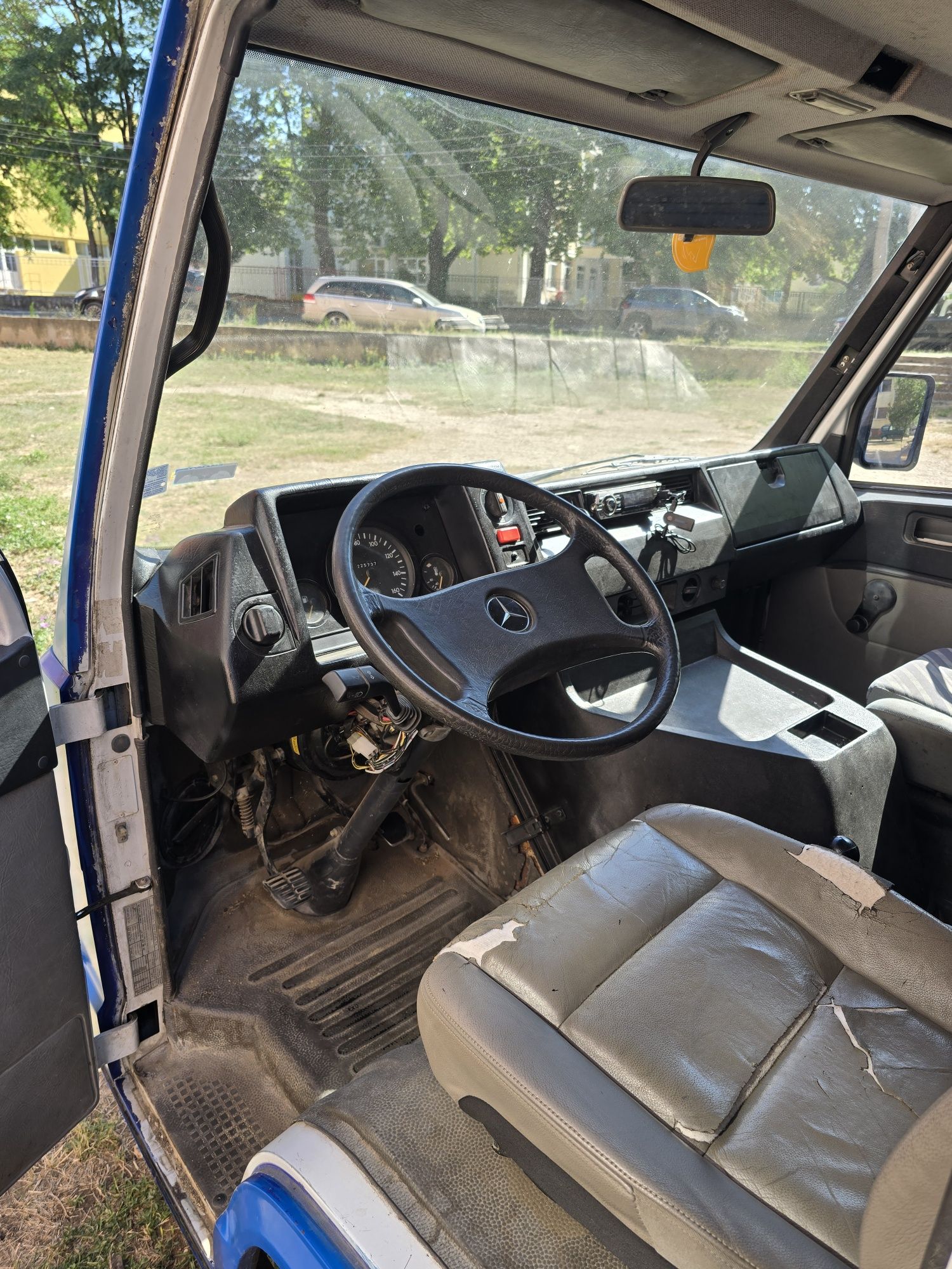 Mercedes Benz MB 100