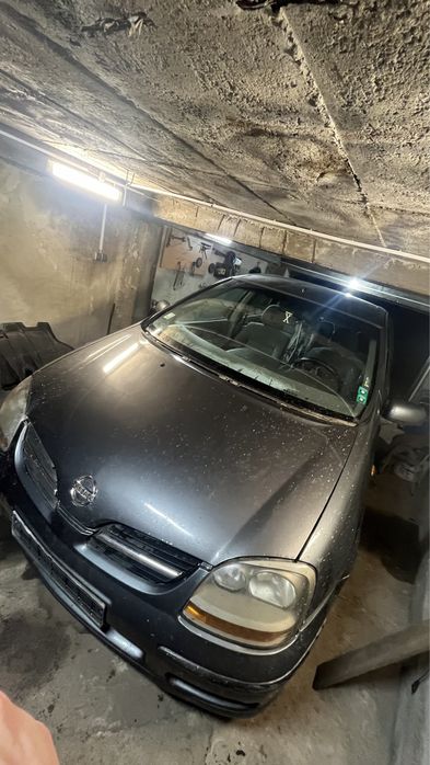 Nissan Almera Tino 2,2 dci 140 к.с. на части