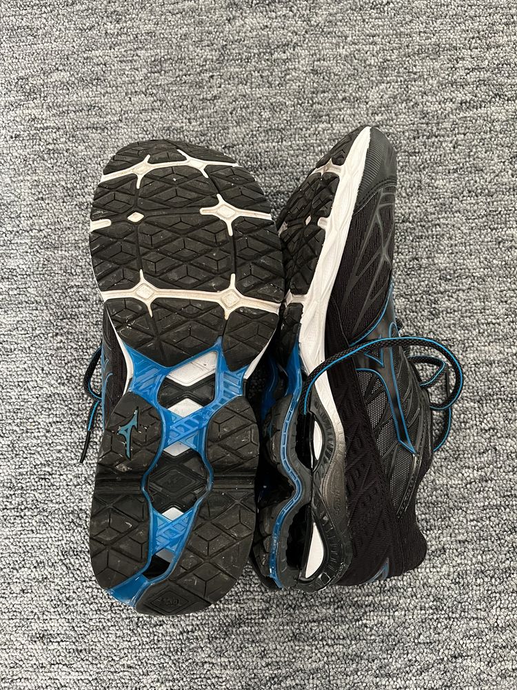 Mizuno Wave Creation 20