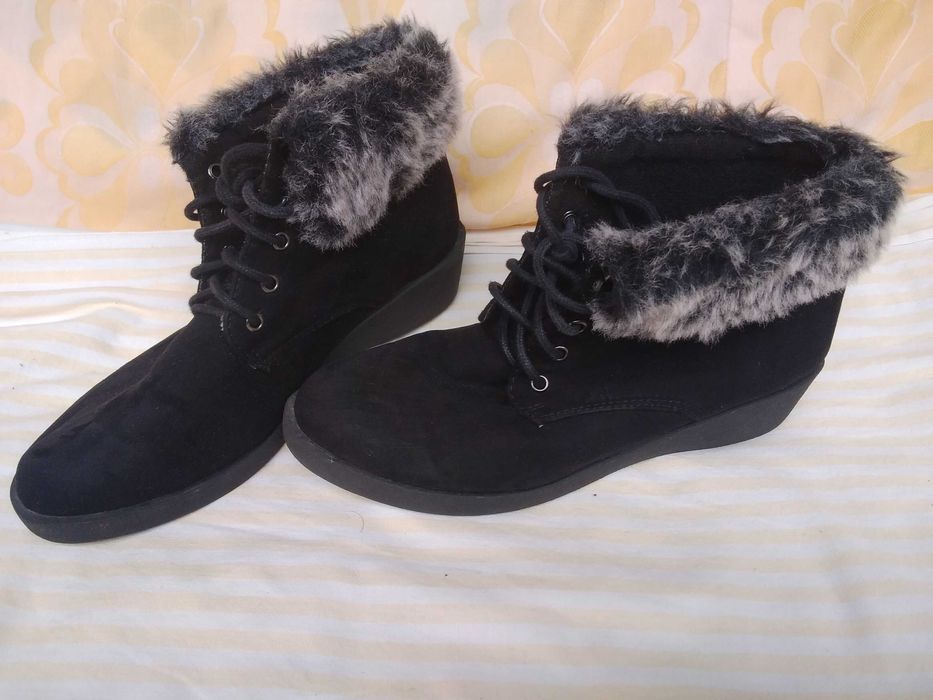 Велурени боти, 35 номер