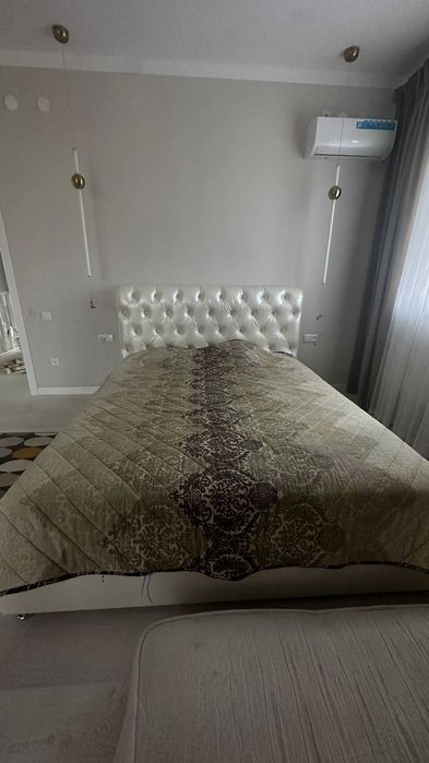 Продам двуспальную кровать