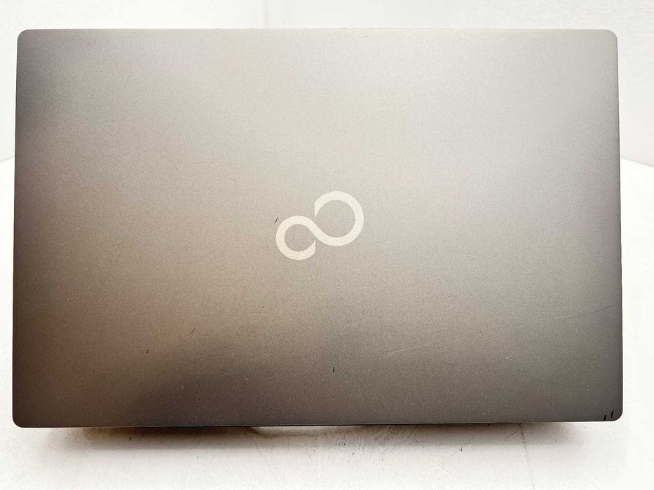 Реновиран лаптоп Fujitsu LIFEBOOK U7411 i5-1135G7 16GB 260GB