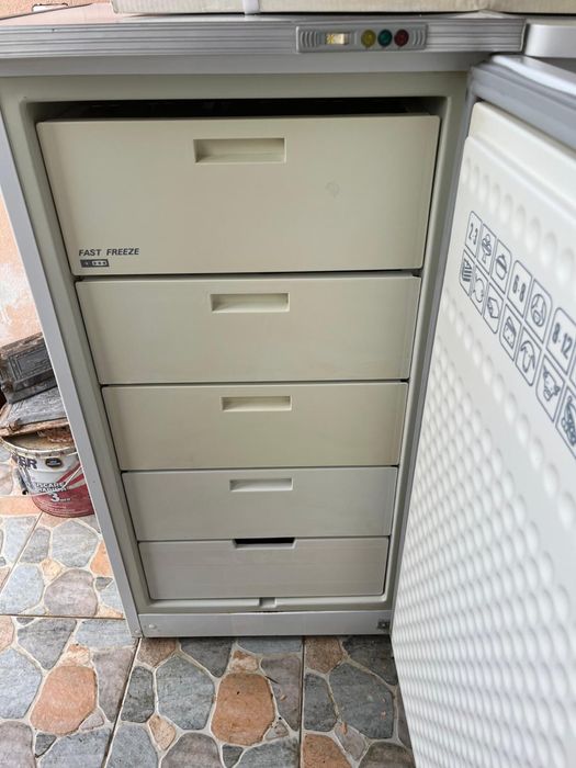 Vand 2 congelatoare Arctic