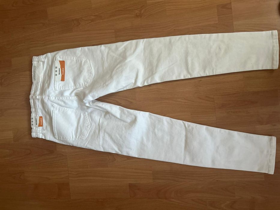 Blugi albi skinny Pull & Bear