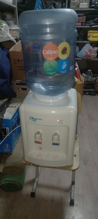 Диспенсер для воды кулер