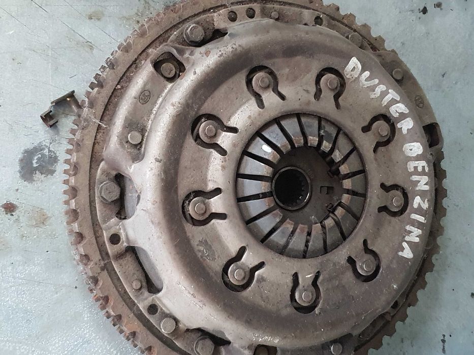 Kit ambreiaj cu volanta Dacia Duster 16 i 2015