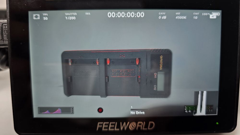 Monitor Feelworld F5 Pro + acumulator Patona NP-F750 si incarcator