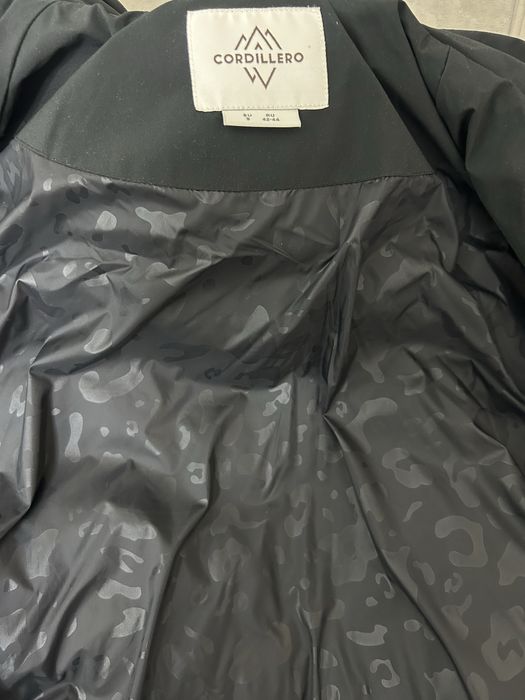 Продам зимнюю женскую куртку Cordillero