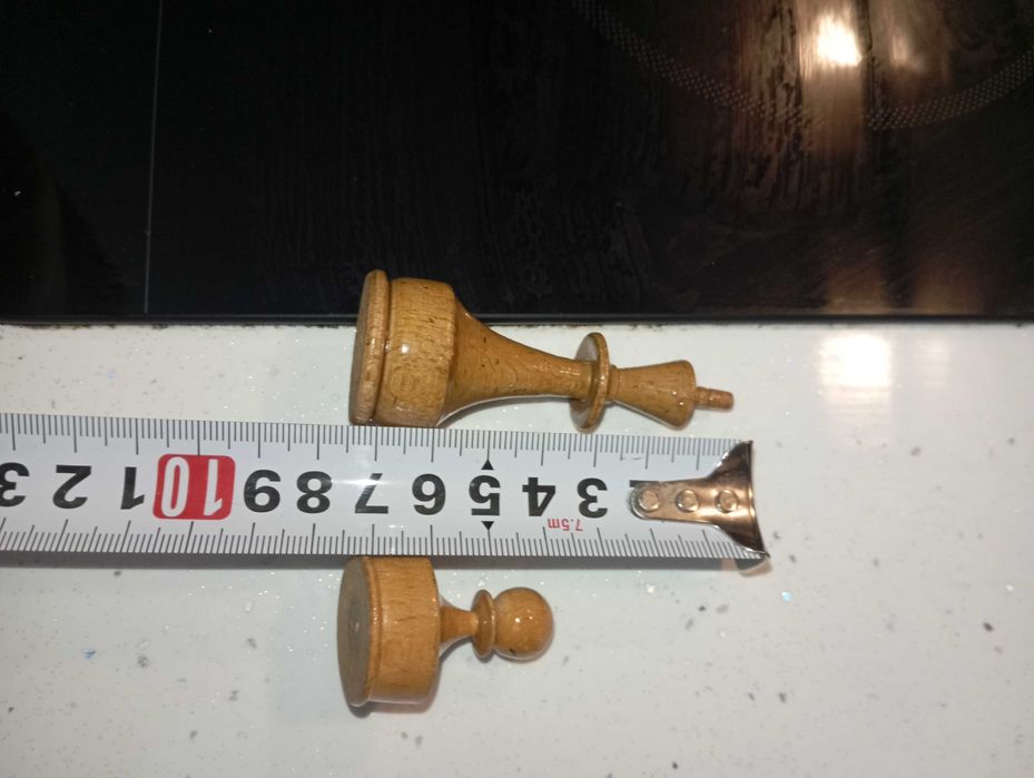 Шах с дървени фигури