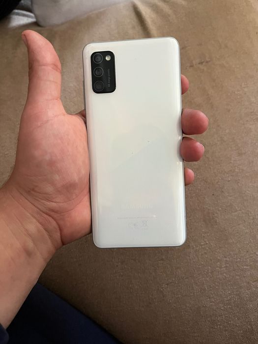 Телефон Samsung a41