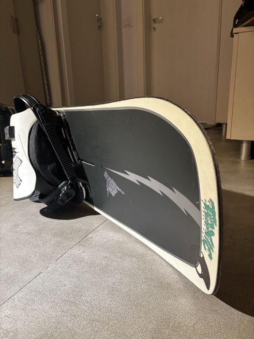 Burton Custom Camber 154 cm – snowboard profesional, predare fizică