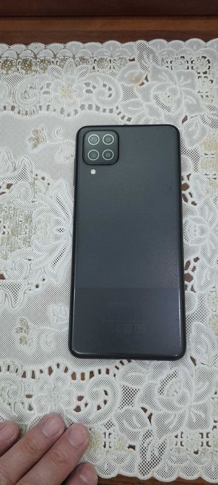 Samsung a12 yaxshi holatda