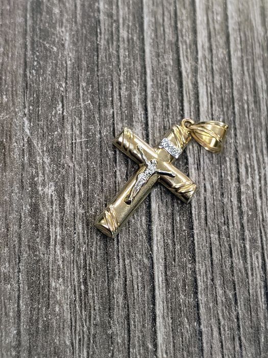 Златен Кръст Висулка 1.33гр / 14К